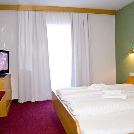 Hotel Alpenfriede 제르젠스 외부 사진