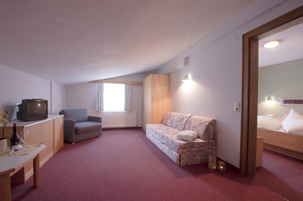 Hotel Alpenfriede 제르젠스 외부 사진