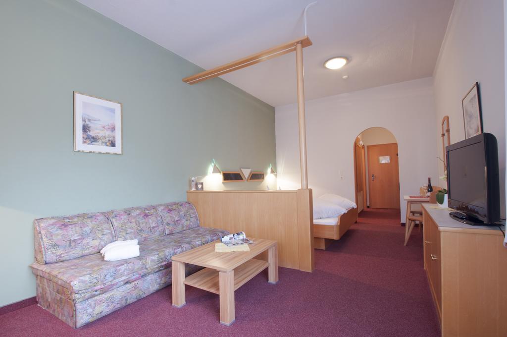 Hotel Alpenfriede 제르젠스 외부 사진