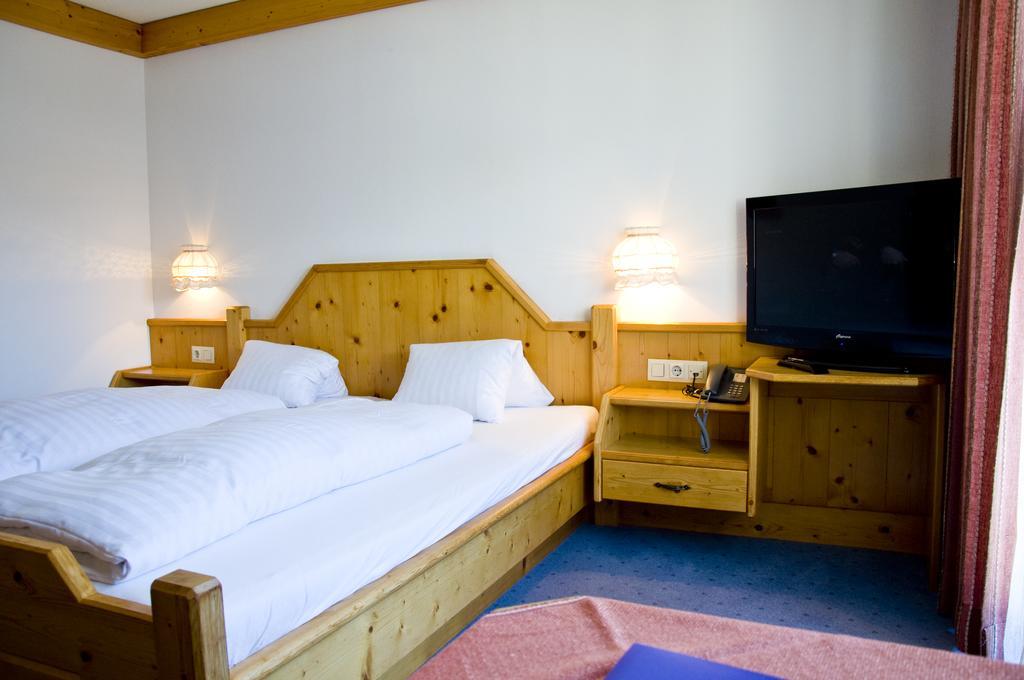 Hotel Alpenfriede 제르젠스 외부 사진