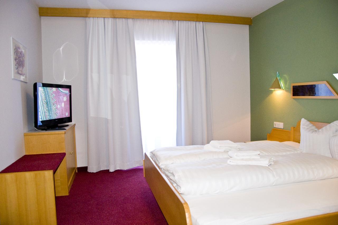 Hotel Alpenfriede 제르젠스 외부 사진
