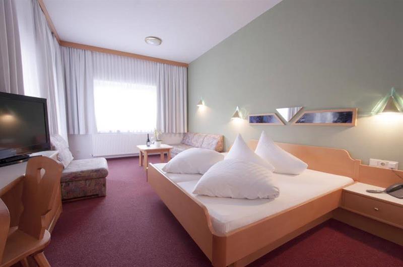 Hotel Alpenfriede 제르젠스 외부 사진
